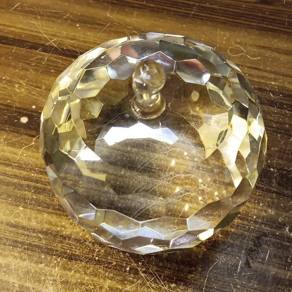 Vintage Oleg Cassini crystal paperweight apple 🍎